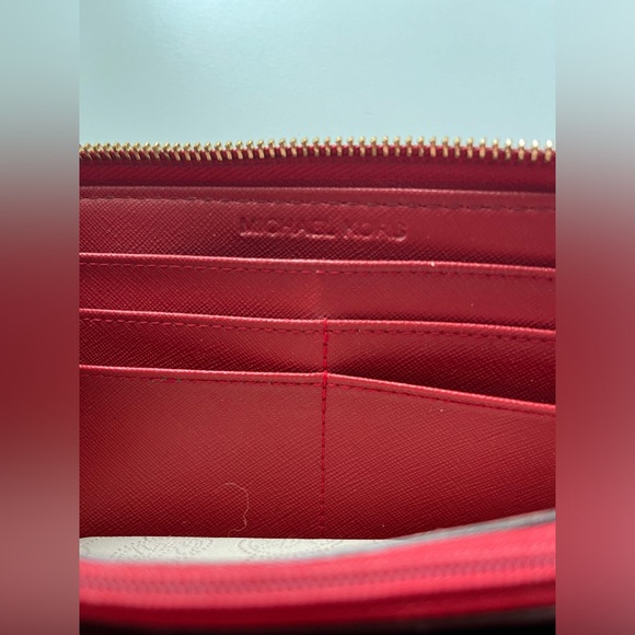 Michael Kors Jet Set Wallet - Picture 7 of 10